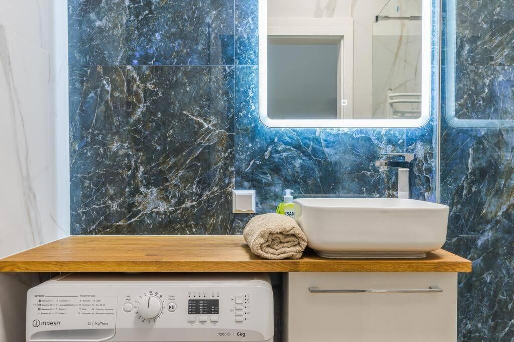 غدانسك Golden Apartments Walowa 25 M21 المظهر الخارجي الصورة